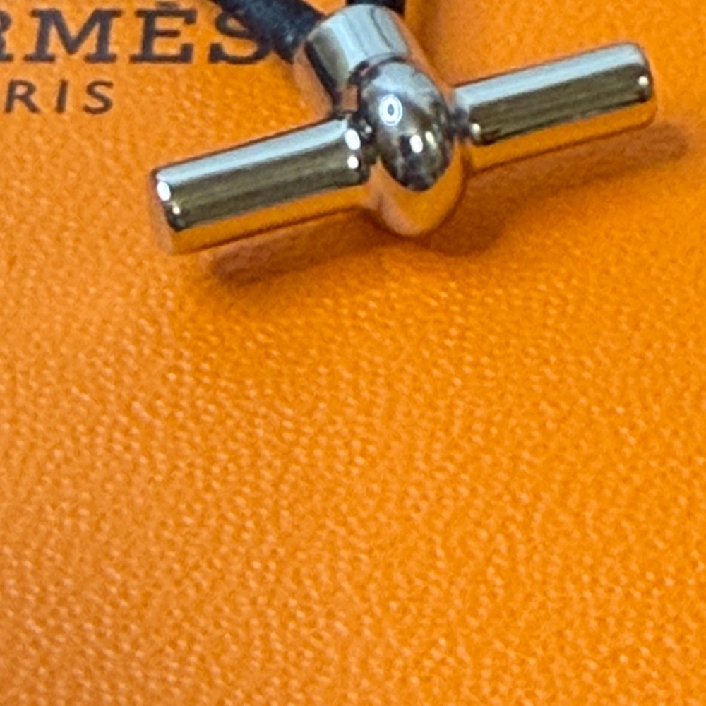 Hermes Glenan Silver Hair Ties - Picture 6 of 7